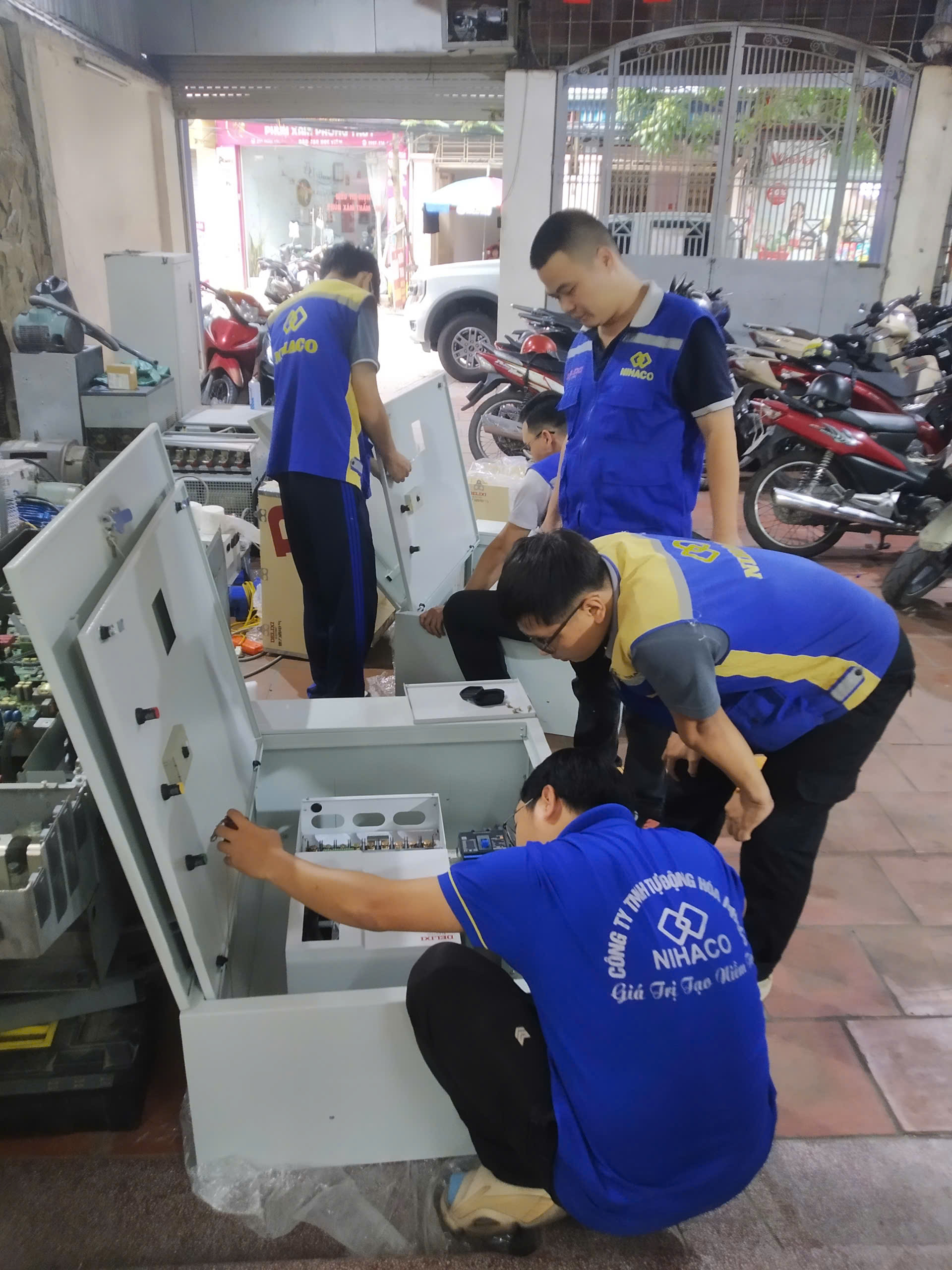 tu-bien-tan-dieu-khien-may-nen-khi-2