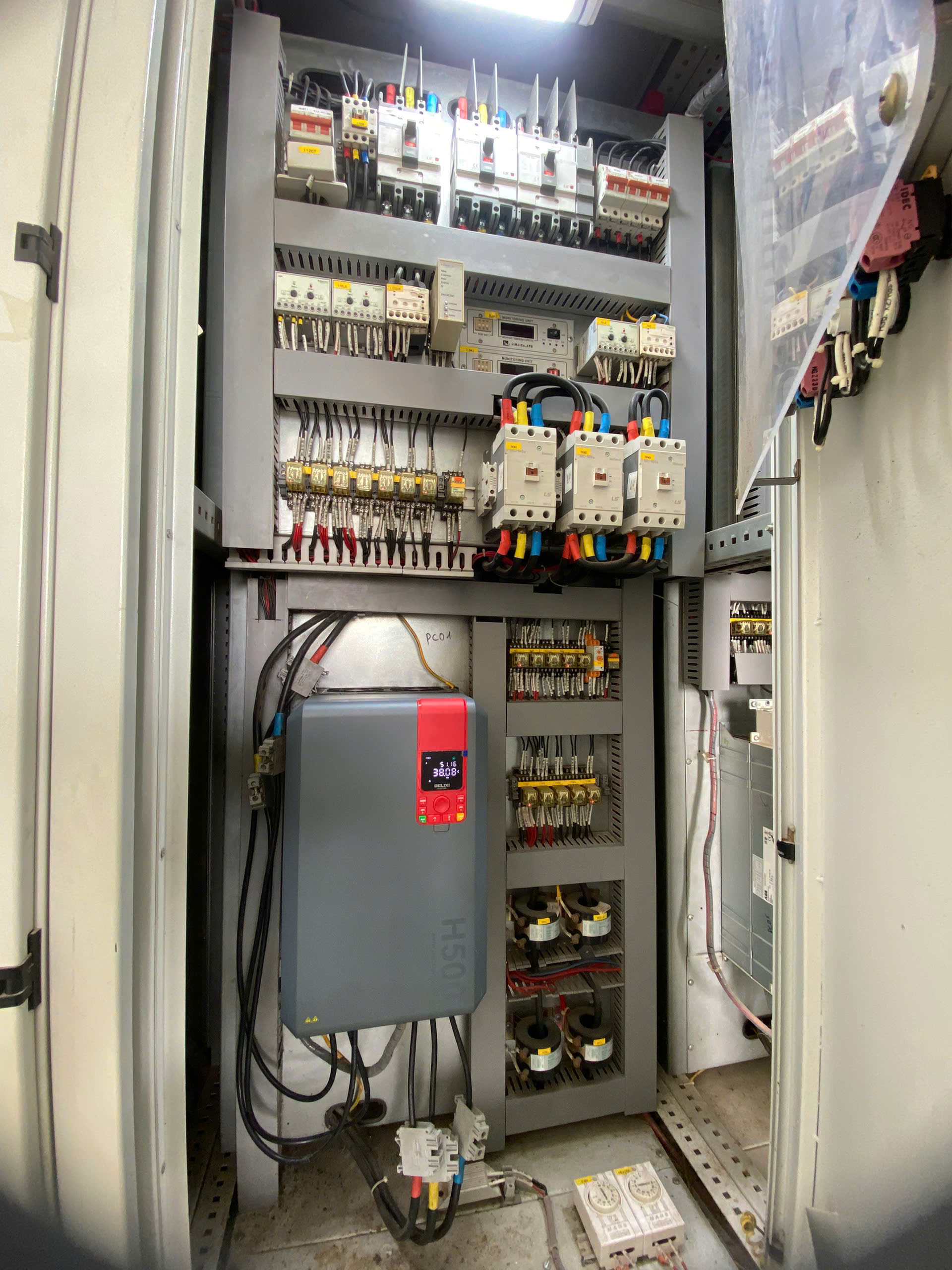 bien-tan-dieu-khien-may-bom-thoat-nuoc