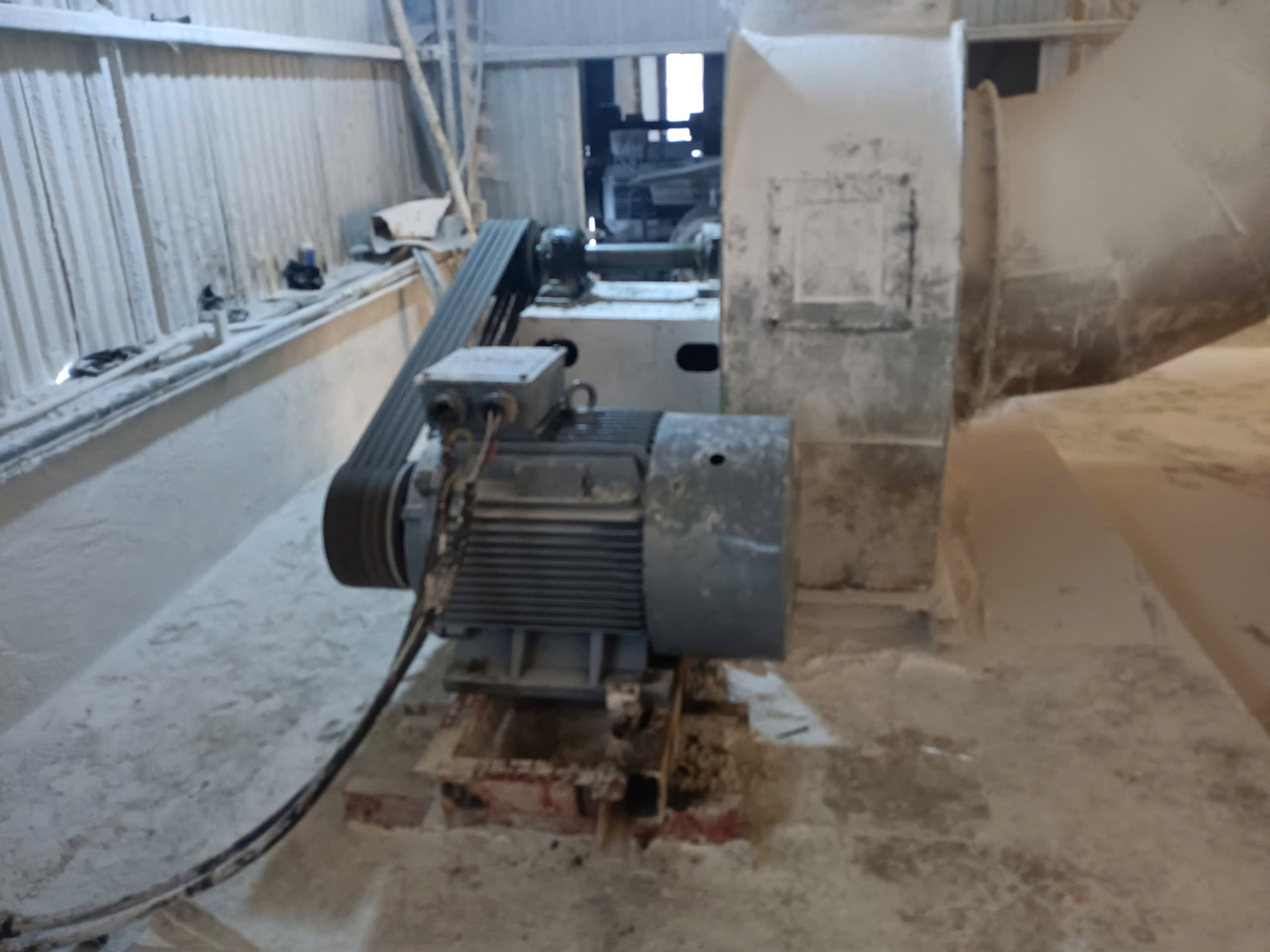 bien-tan-cho-quat-gio-tai-ninh-binh-1