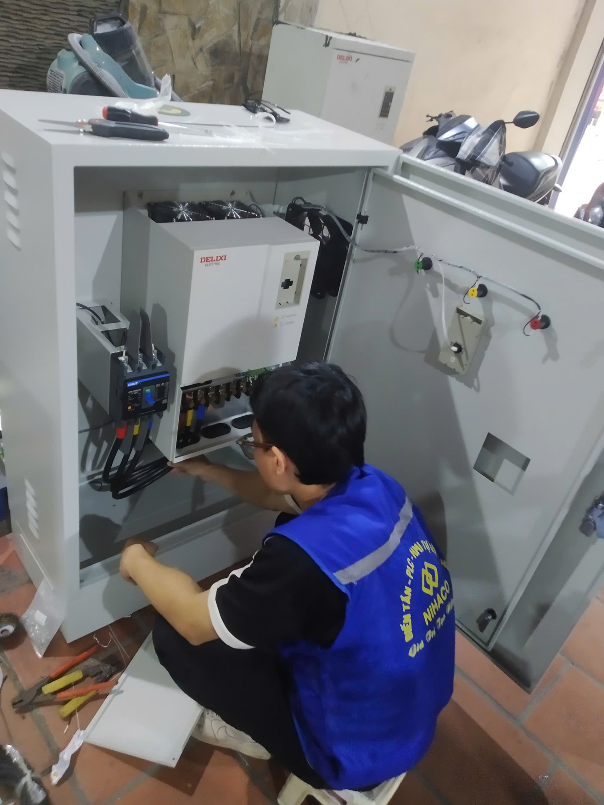 vo-tu-dien-dieu-khien