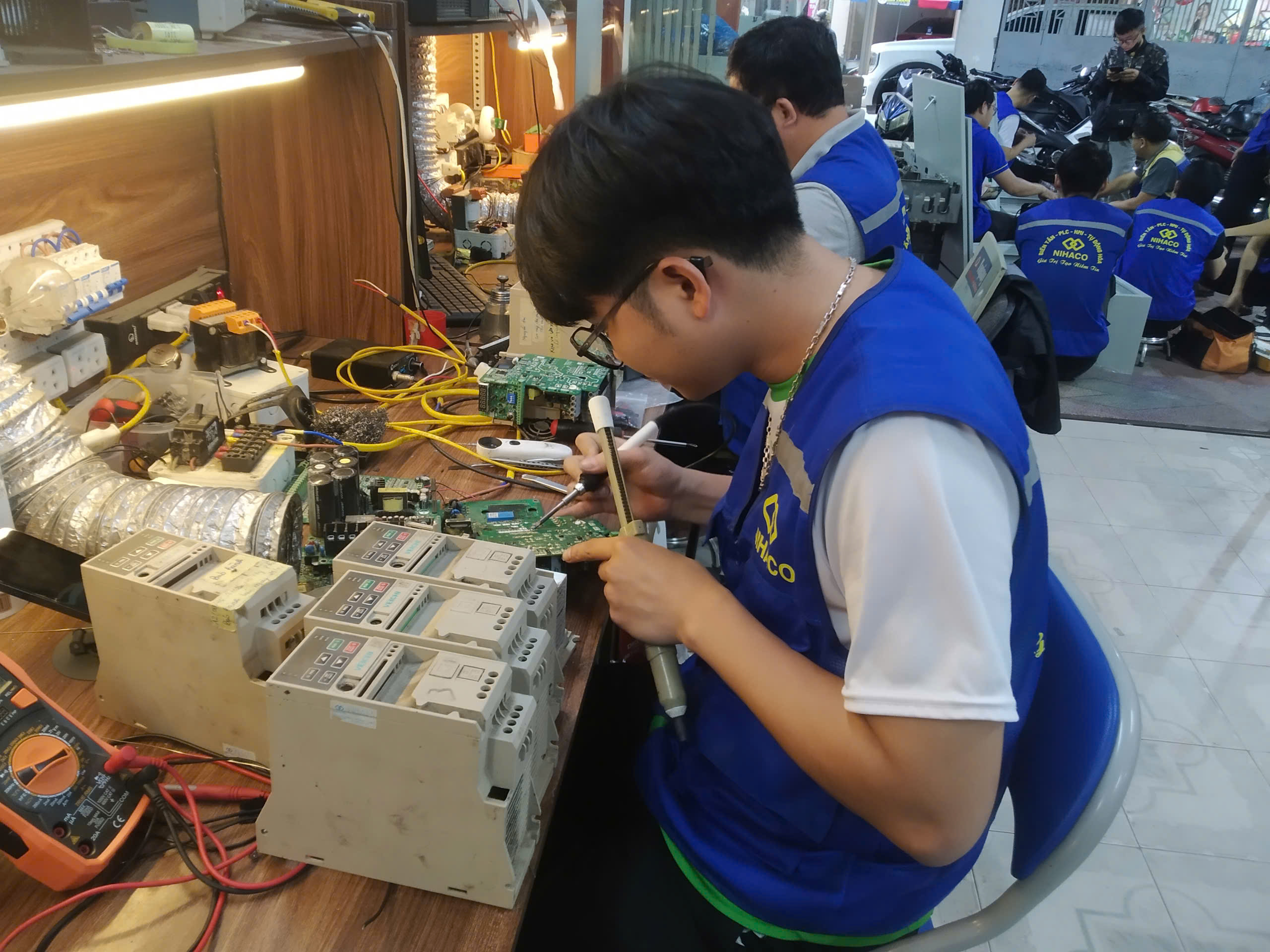 sua-chua-bien-tan-tai-ha-noi-13