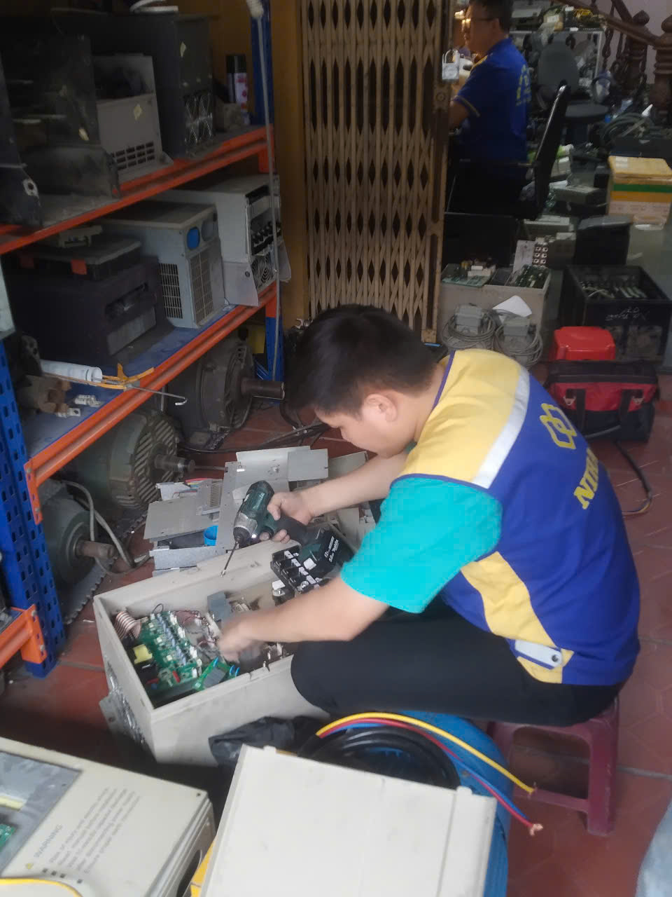 sua-bien-tan-vechi-110-KW