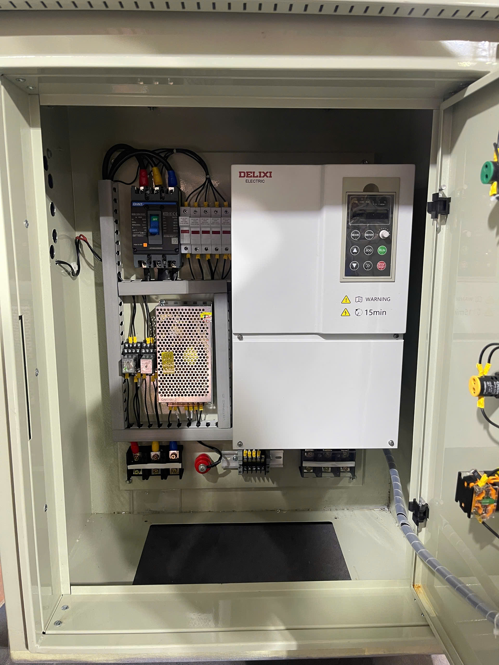 bien-tan-dieu-khien-may-bom-nuoc