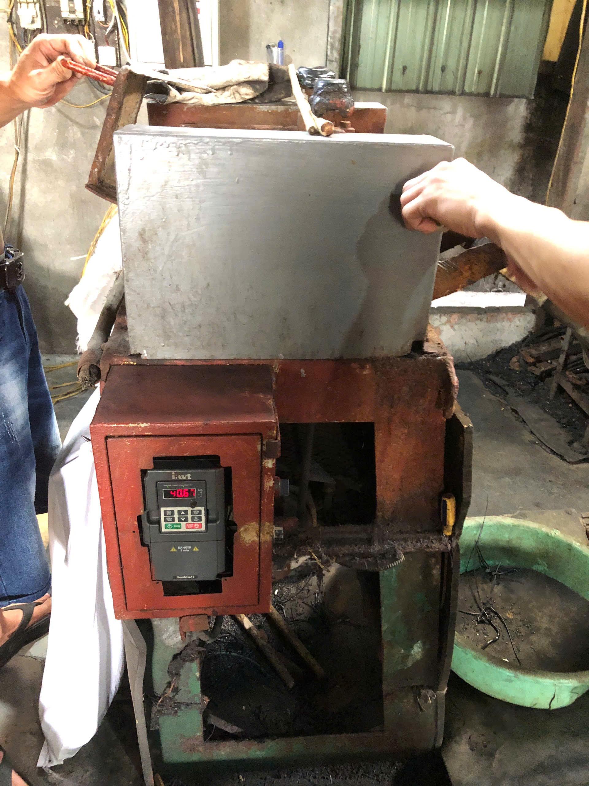 sua-chua-bien-tan-invt-2