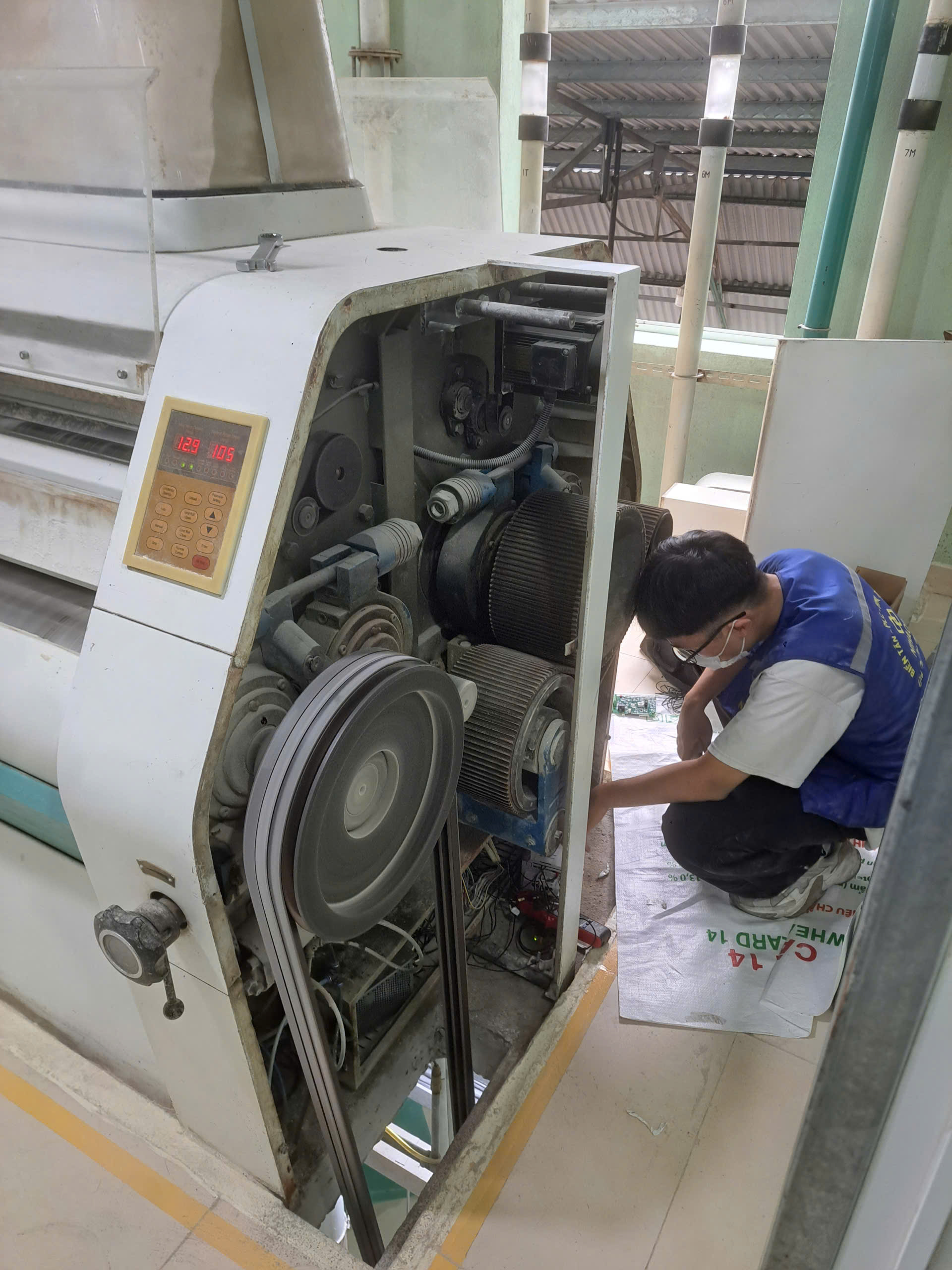 bien-tan-cho-may-xay-bot-mi