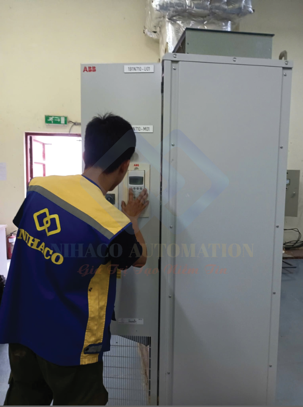 sua-chua-bien-tan-abb-gia-re