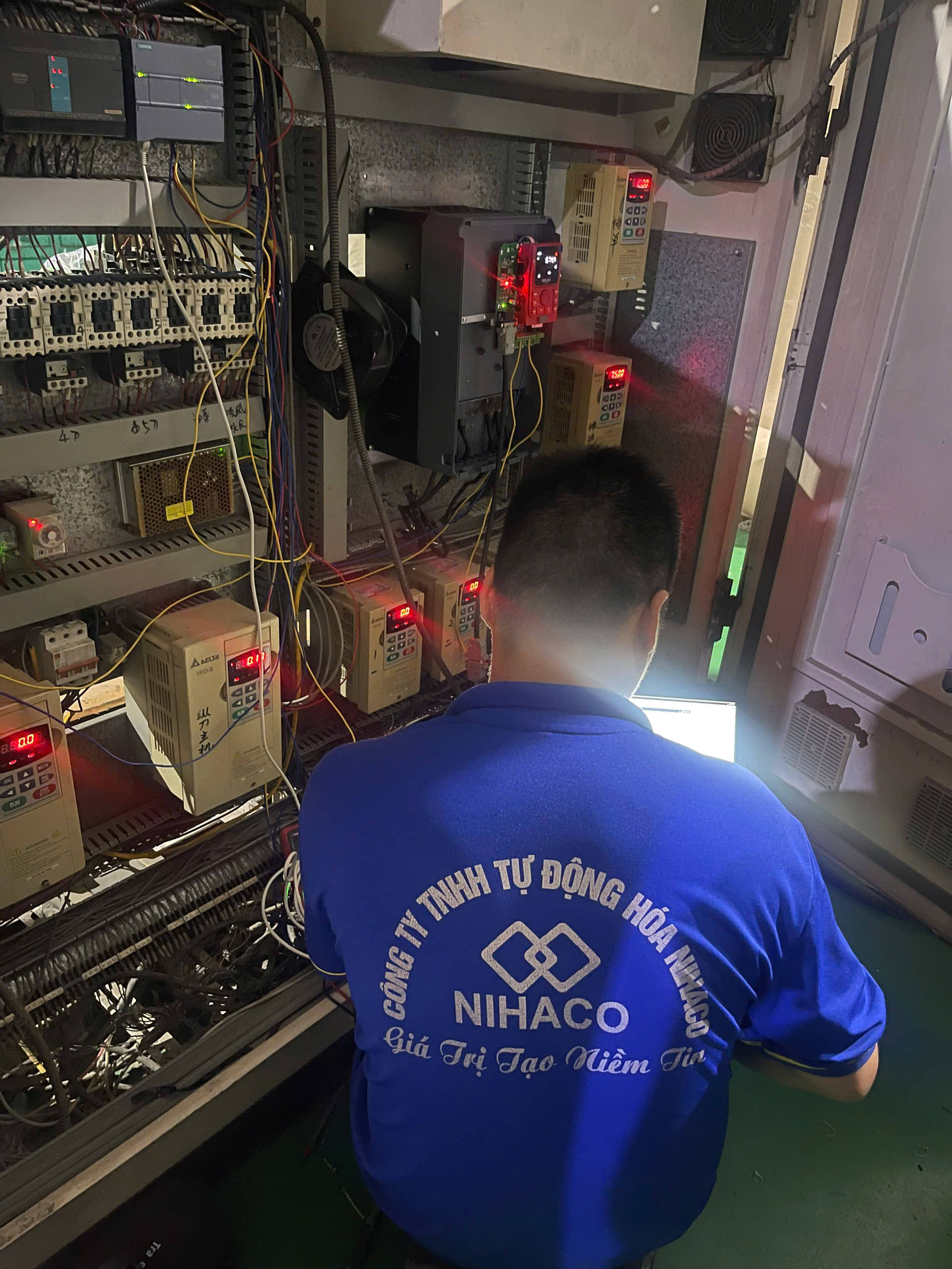 bien-tan-cho-may-cat-dao-quay-1