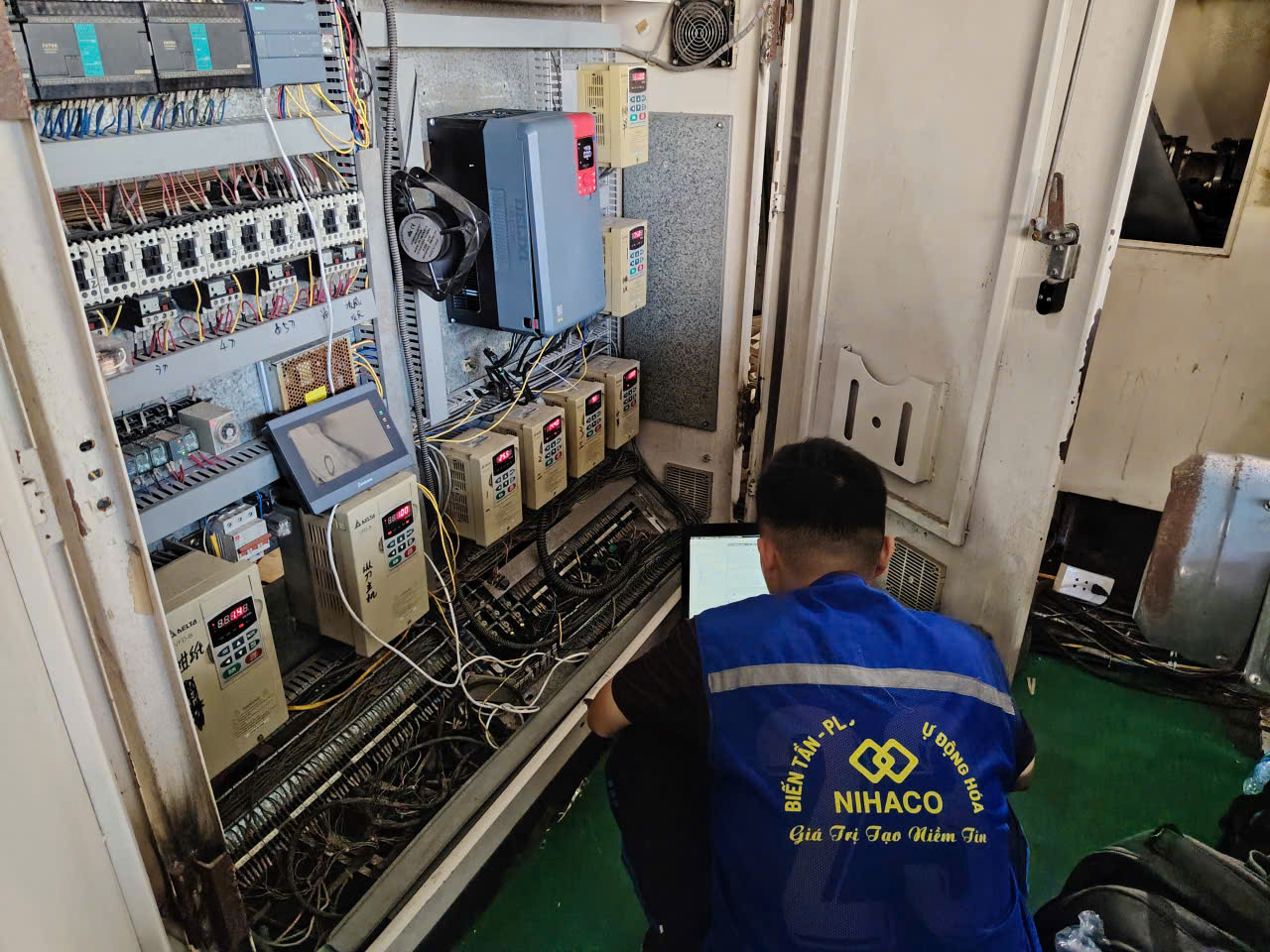 bien-tan-delixi-h500