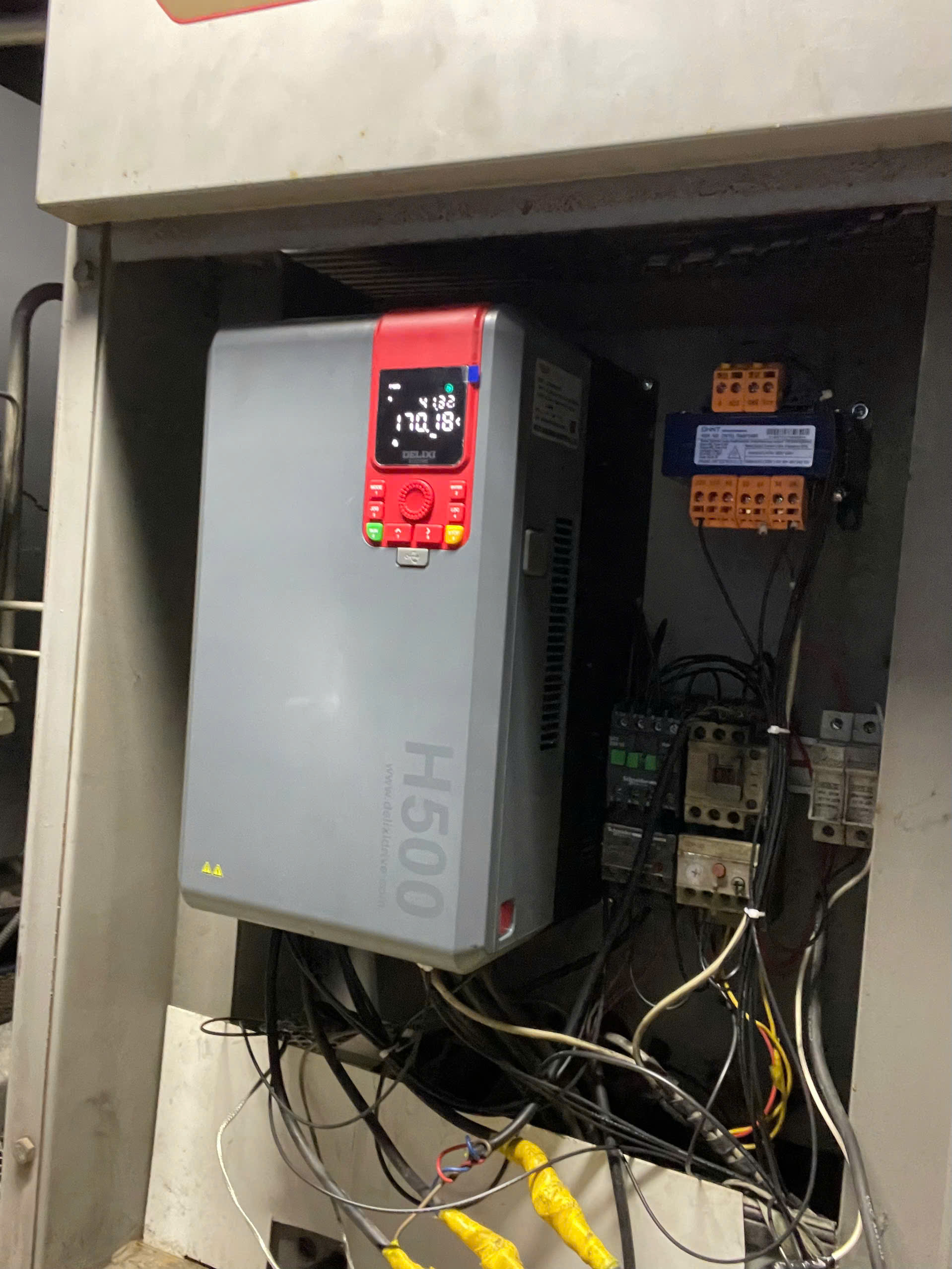 anh-bien-tan-delixi-h500-thuc-te