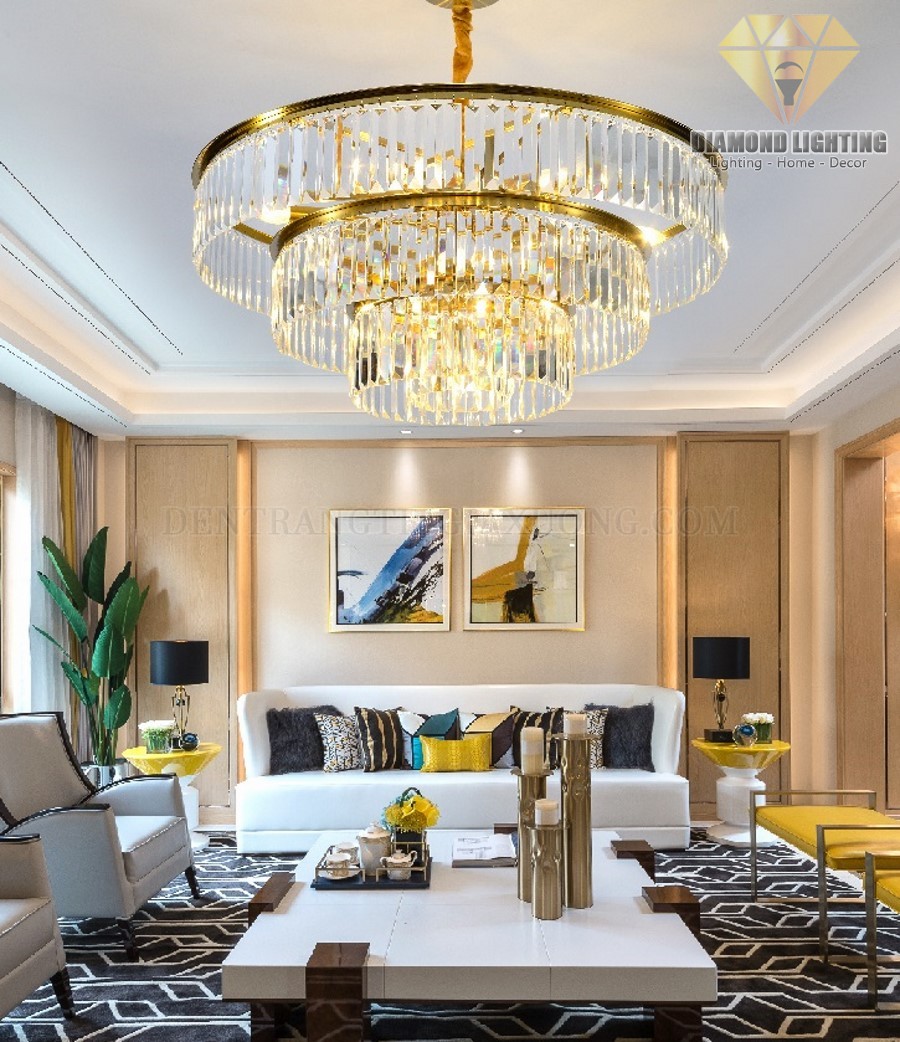 Đèn chùm vòng pha lê hiện đại DPH750B thường được lắp đặt ở trung tâm phòng khách, trung tâm phòng ngủ hoặc giữa bàn ăn, vừa làm đèn chiếu sáng, vừa làm đèn trang trí.