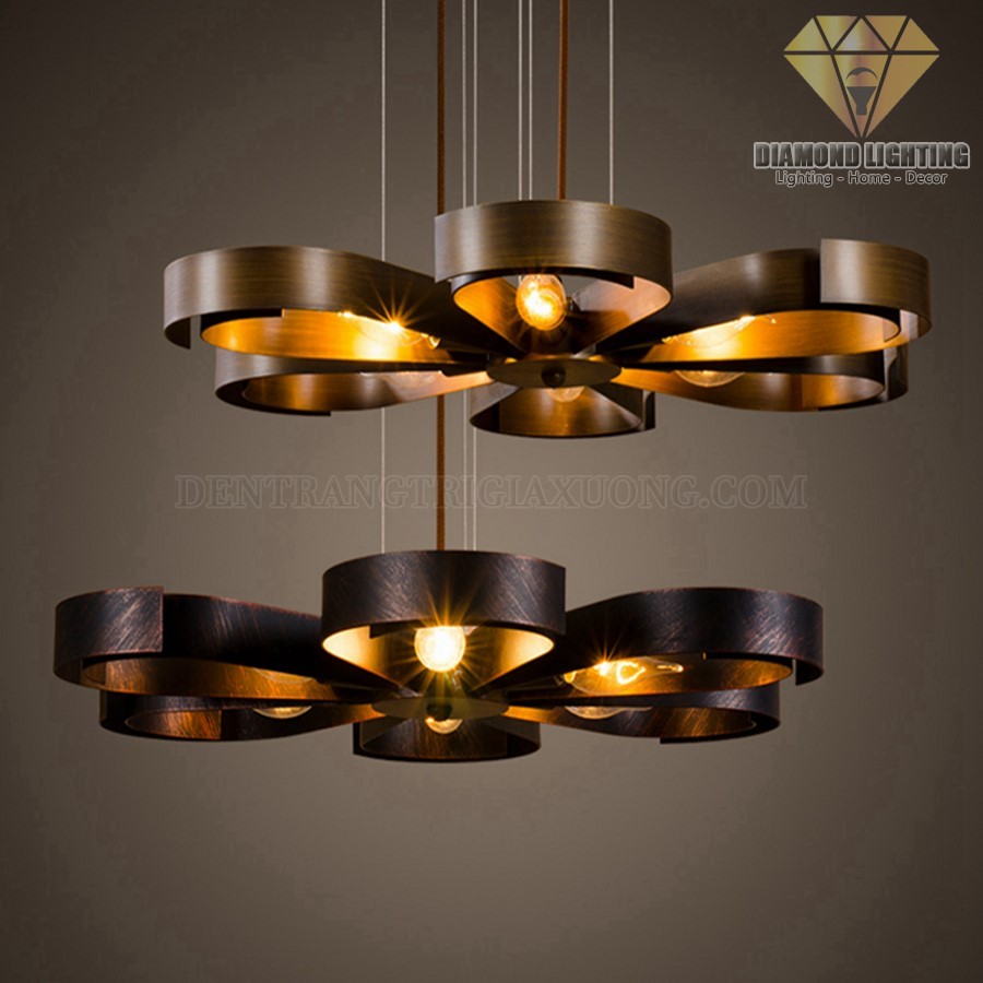 Đèn chùm hiện đại DCH790 thường được lắp đặt ở vị trí trung tâm phòng khách và thường được xem như là nguồn ánh sáng chính để vừa làm đèn chiếu sáng, vừa làm đèn trang trí.