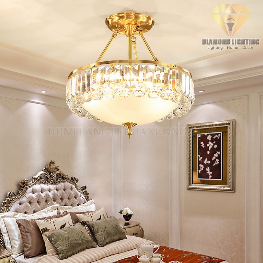 Đèn chùm pha lê hiện đại DPH070 thường được lắp đặt ở trung tâm phòng khách, trung tâm phòng ngủ hoặc giữa bàn ăn, vừa làm đèn chiếu sáng, vừa làm đèn trang trí.