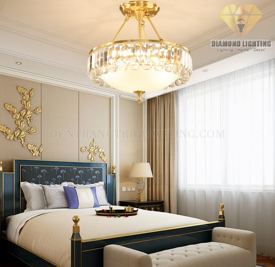 Đèn chùm pha lê hiện đại DPH070 thường được lắp đặt ở trung tâm phòng khách, trung tâm phòng ngủ hoặc giữa bàn ăn, vừa làm đèn chiếu sáng, vừa làm đèn trang trí.