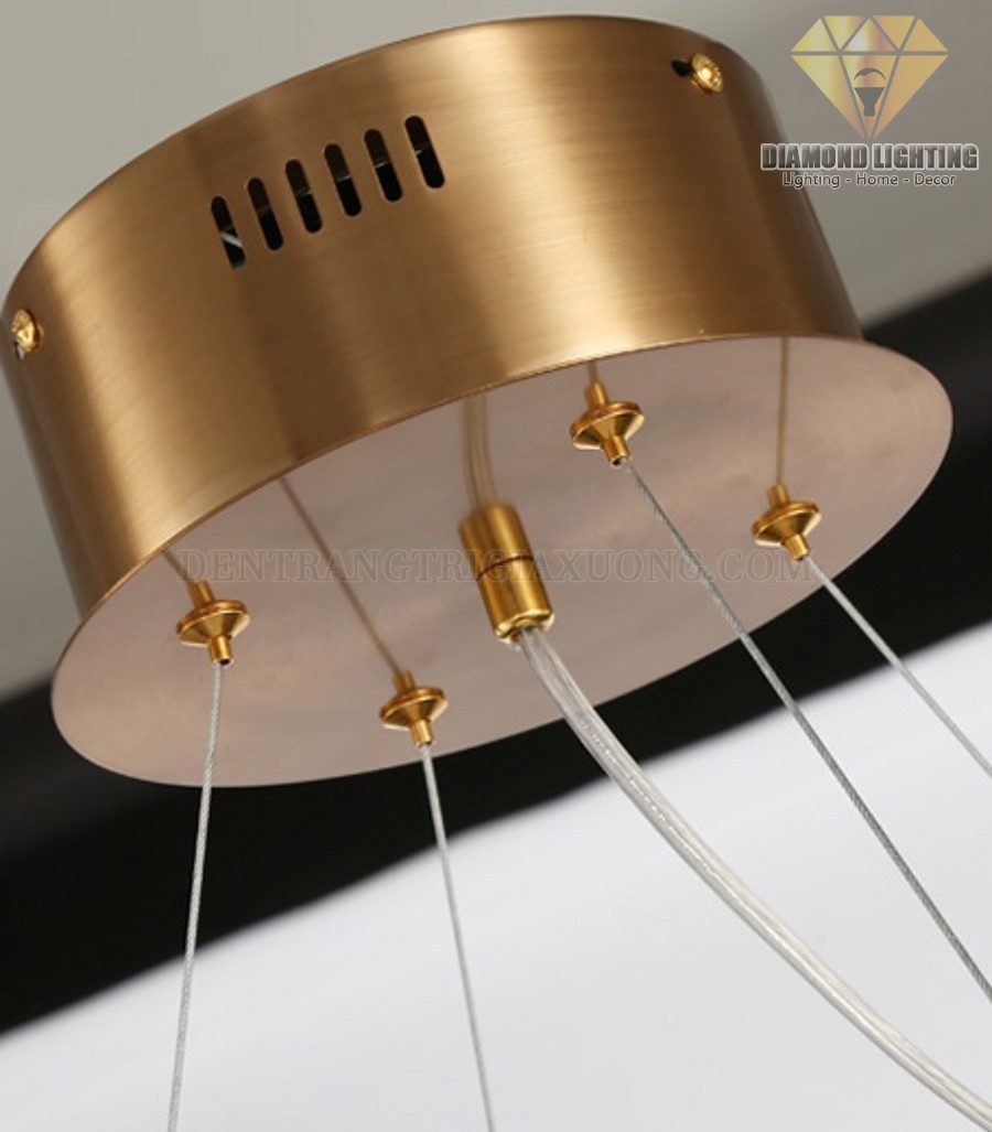 Đèn chùm pha lê hiện đại DPH080 rất phù hợp để làm đèn trang trí, trang trí phòng khách, trang trí bàn ăn và trang trí phòng ngủ cho ngôi nhà của bạn !