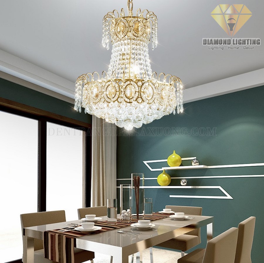 Đèn chùm pha lê hiện đại DPH160 thường được lắp đặt ở trung tâm phòng khách, trung tâm phòng ngủ hoặc giữa bàn ăn, vừa làm đèn chiếu sáng, vừa làm đèn trang trí.