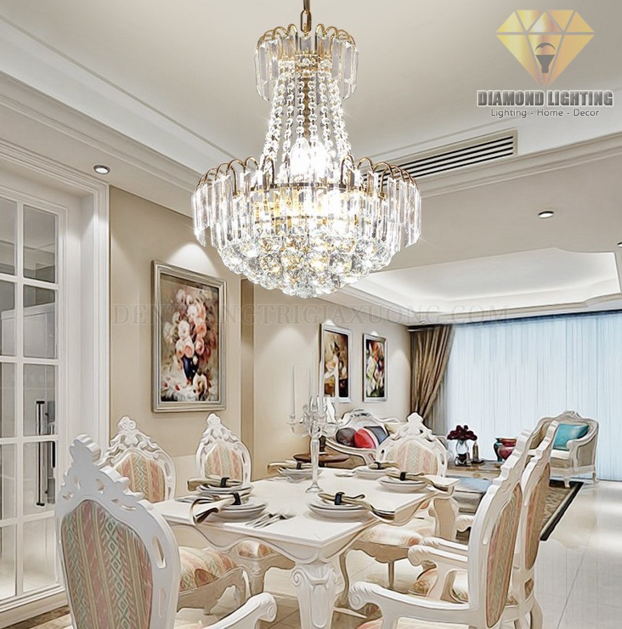 Đèn chùm pha lê hiện đại DPH260 thường được lắp đặt ở trung tâm phòng khách, trung tâm phòng ngủ hoặc giữa bàn ăn, vừa làm đèn chiếu sáng, vừa làm đèn trang trí.