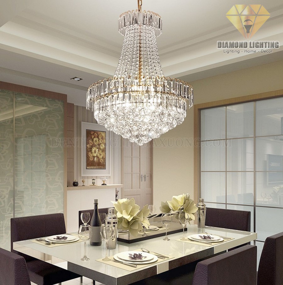 Đèn chùm pha lê hiện đại DPH260 thường được lắp đặt ở trung tâm phòng khách, trung tâm phòng ngủ hoặc giữa bàn ăn, vừa làm đèn chiếu sáng, vừa làm đèn trang trí.