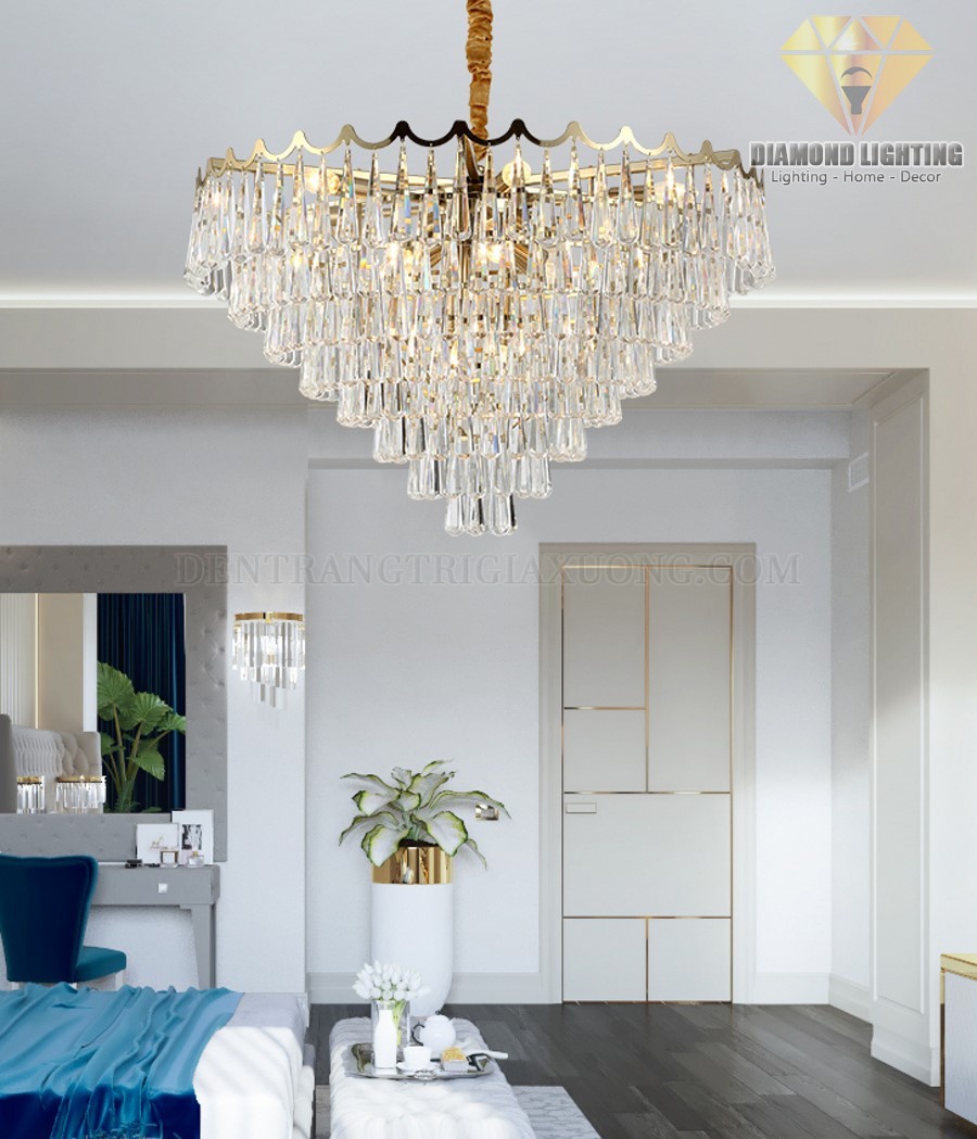 Đèn chùm pha lê hiện đại DPH380 thường được lắp đặt ở trung tâm phòng khách, trung tâm phòng ngủ hoặc giữa bàn ăn, vừa làm đèn chiếu sáng, vừa làm đèn trang trí.