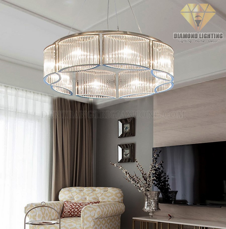 Đèn chùm pha lê hiện đại DPH880 thường được lắp đặt ở trung tâm phòng khách, trung tâm phòng ngủ hoặc giữa bàn ăn, vừa làm đèn chiếu sáng, vừa làm đèn trang trí.