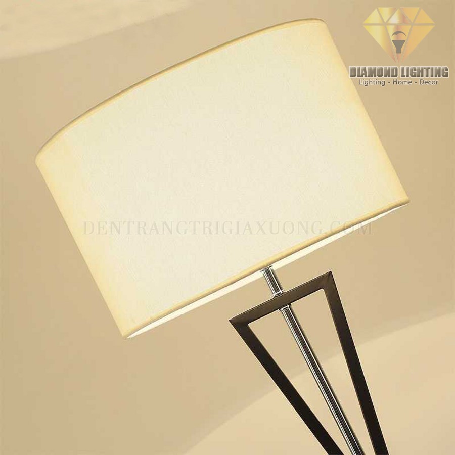 Đèn cây chân chéo DCS130 rất phù hợp để làm đèn trang trí, trang trí phòng khách và trang trí phòng ngủ cho ngôi nhà của bạn !
