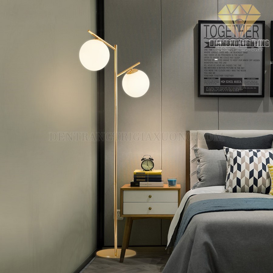 Đèn sàn hiện đại DCS030 thường được treo ở cạnh bàn phòng khách, cạnh ghế sofa, cạnh giường ngủ hoặc đặt ở bất kỳ đâu bạn muốn. Vừa làm đèn đọc sách, vừa làm đèn trang trí.