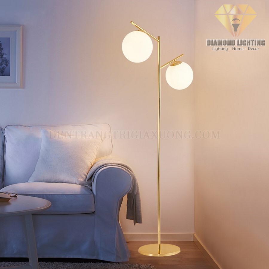 Đèn sàn hiện đại DCS030 thường được treo ở cạnh bàn phòng khách, cạnh ghế sofa, cạnh giường ngủ hoặc đặt ở bất kỳ đâu bạn muốn. Vừa làm đèn đọc sách, vừa làm đèn trang trí.