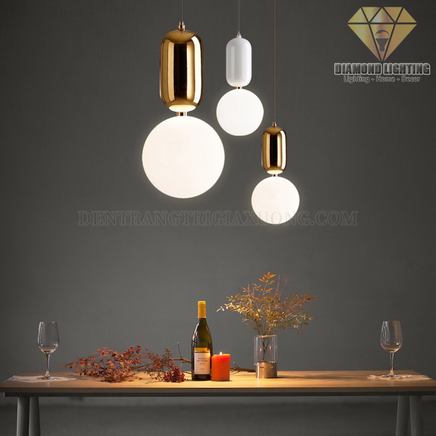 Đèn thả bóng hiện đại DTH440 thường được thả ở trung tâm phòng khách, giữa bàn ăn hoặc trung tâm phòng ngủ. Vừa làm đèn chiếu sáng, vừa làm đèn trang trí.