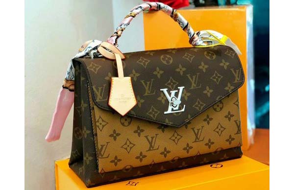 Túi xách là phụ kiện thời trang không thể thiếu của phụ nữ