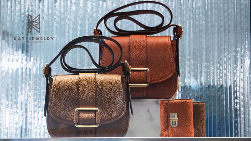 Tặng quà sinh nhật gì cho bạn thân nữ? - Túi xách nữ thời trang