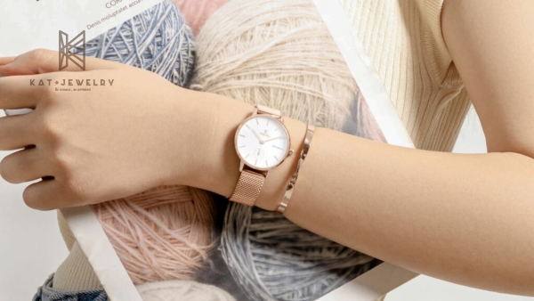 Đồng hồ - quà sinh nhật vợ