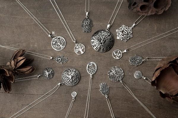 KaT Jewelry thiết kế sản phẩm theo yêu cầu của khách hàng