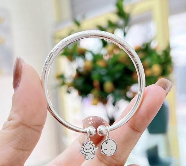 KaT Jewelry thiết kế sản phẩm theo yêu cầu của khách hàng
