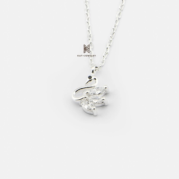 Mẫu dây chuyền N SWAN GEM mang lại cảm giác nhẹ nhàng và tinh tế