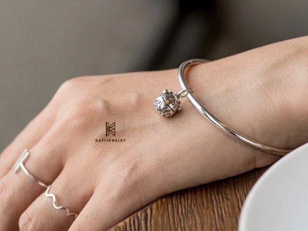 Kích thước là một trong yếu tố đến giá cả trang sức