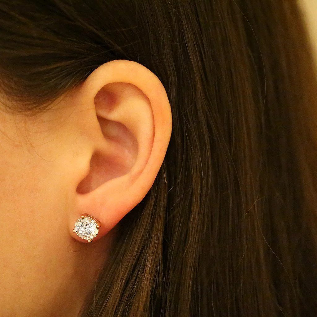 Chú ý đến chất lượng và an toàn khi mua bông tai cho mẹ