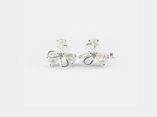 Thiết kế lá ba tầng độc đáo nhưng không kém phần sành điệu