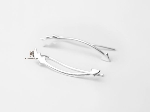 Mẫu bông tai leo mang đến sự mới lạ cho nhiều người mê thời trang