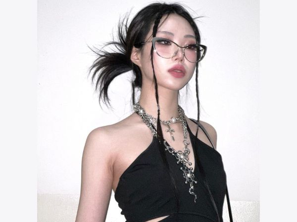 Nổi bật và cá tính với phong cách makeup Y2K