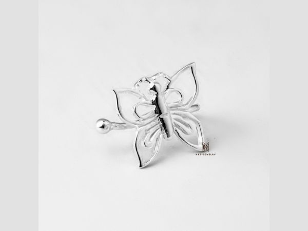 Mẫu khuyên vành tai “EC Butterfly” tạo điểm nhấn đặc biệt