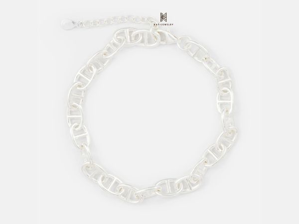 Mẫu dây mắt xích dày dặn tạo phong cách cho nam giới