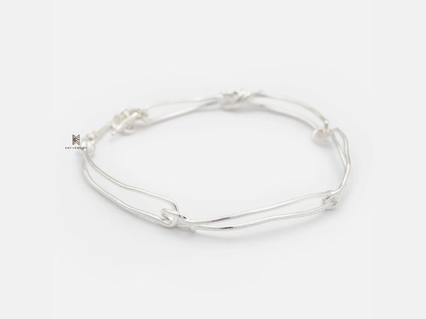 Mang nét đẹp unisex mẫu dây phù hợp với mọi phong cách