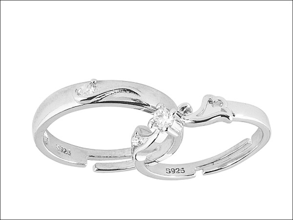 Chất liệu bạc 925 đảm bảo sự thoải mái khi sử dụng lâu dài