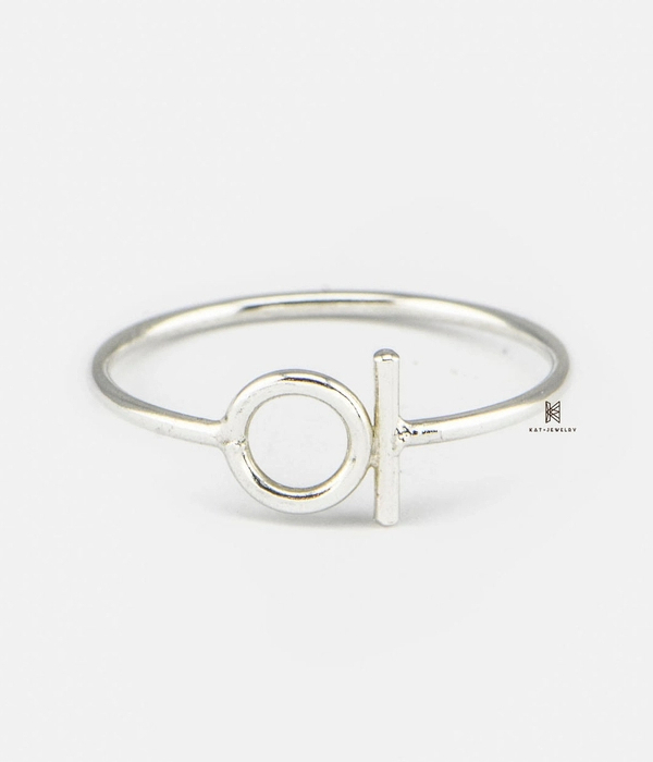 Chiếc nhẫn đơn giản giúp bạn có sức hút, tinh tế cho bạn