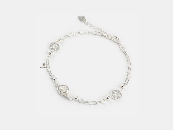 Thiết kế tạo nên sự cân đối cho cổ tay