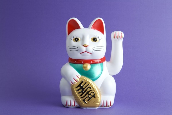 Mèo Maneki - Neko biểu tượng của may mắn ở Nhật