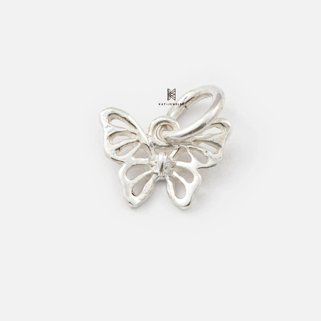 Mặt dây chuyền lắp lánh, thu hút từ ánh nhìn đầu tiên