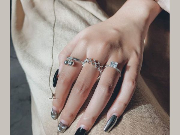 Nhẫn bạc đính đá có thiết kế đa dạng phù hợp nhiều phong cách