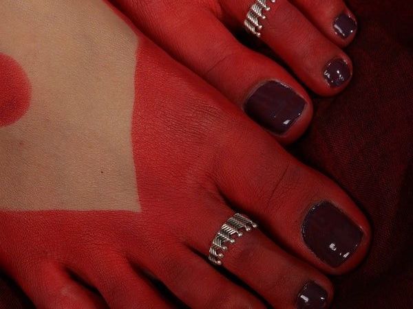 Lựa chọn nhẫn đeo ngón chân chất lượng giúp bạn tự tin trước mọi người