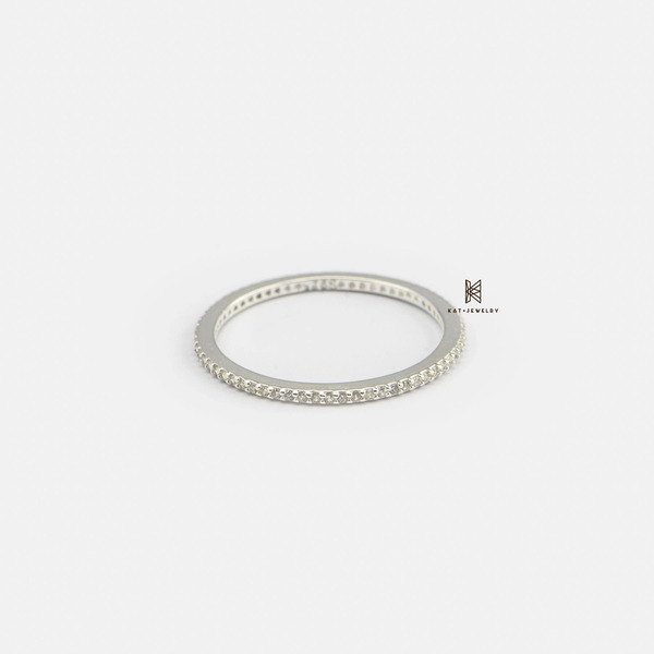 R Midi Full Gem 1.2mm đơn giản nhưng vẫn tạo điểm nhấn