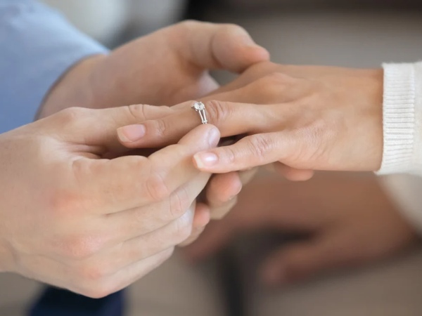 Nhẫn tặng người yêu biểu tượng cho sự trân trọng giữa hai người